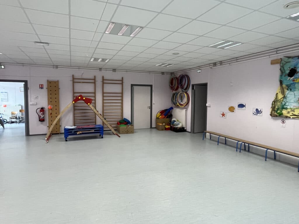 Salle de gym maternelle