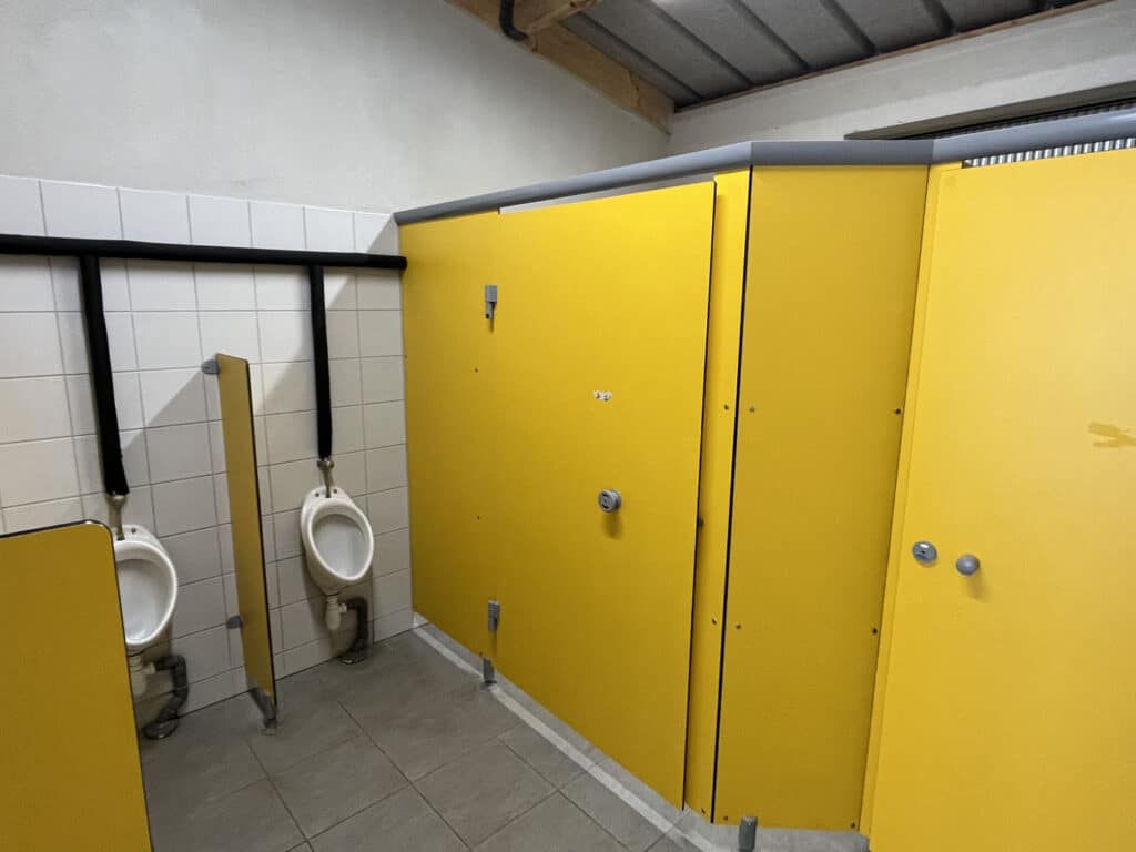 Toilettes primaire 2
